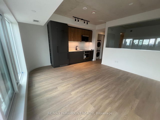 521 - 689 The Queensway Drive