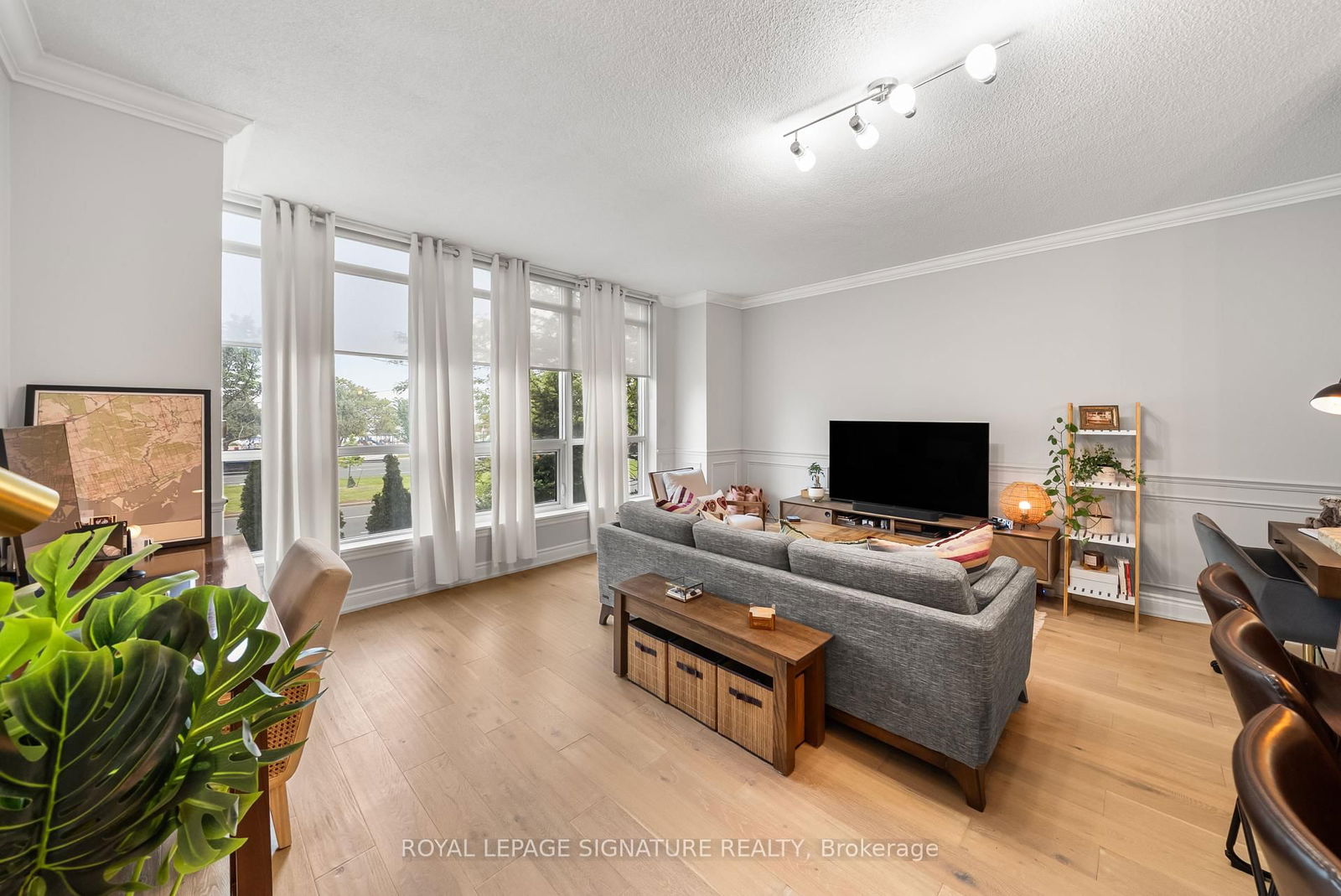 Condo for sale at 202-1900 Lakeshore Boulevard, Toronto, High Park-Swansea, M6S 1A4 - MLS: W12211154