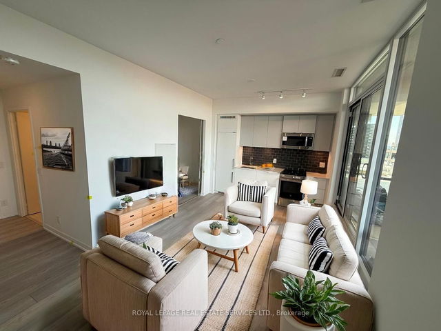 522 - 285 Dufferin Street