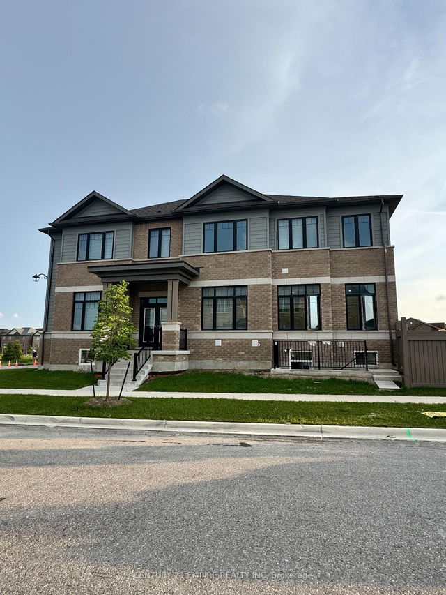 24 Madawaska Road
