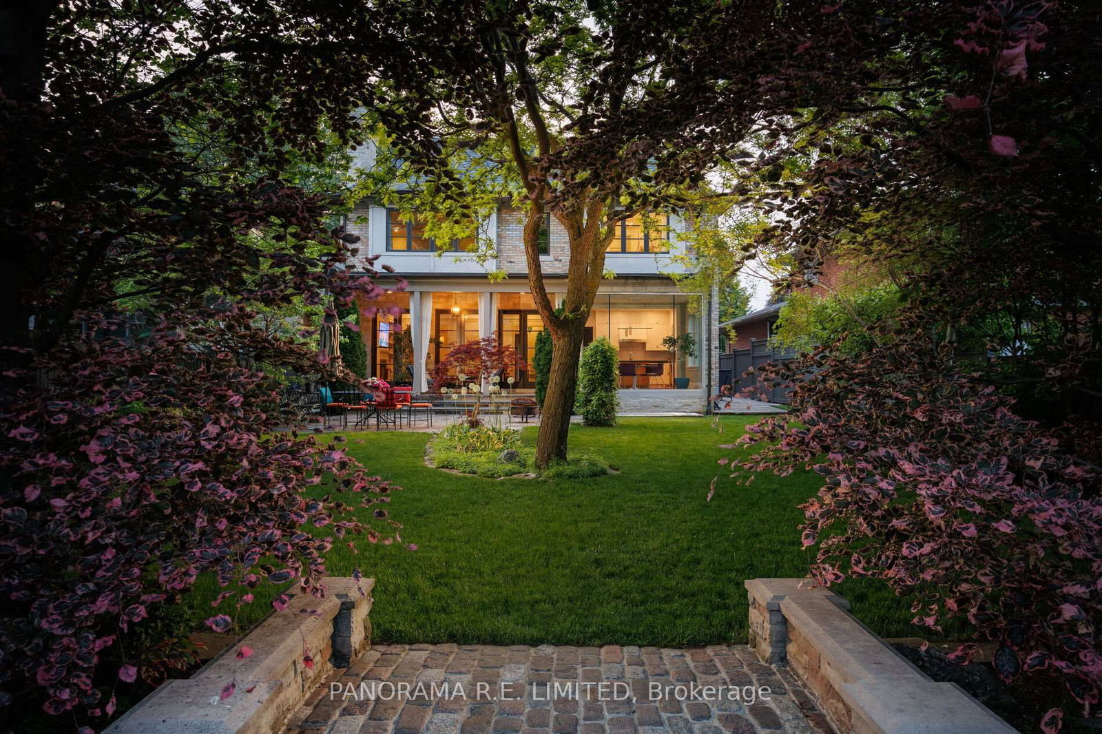 Detached House for sale at 19 Graystone Gdns, Toronto, Islington-City Centre West, M8Z 3C2 - MLS: W12211850