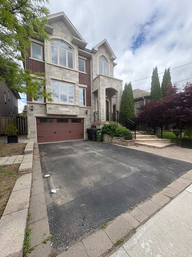 2 Lower - 1166 Glengrove Avenue