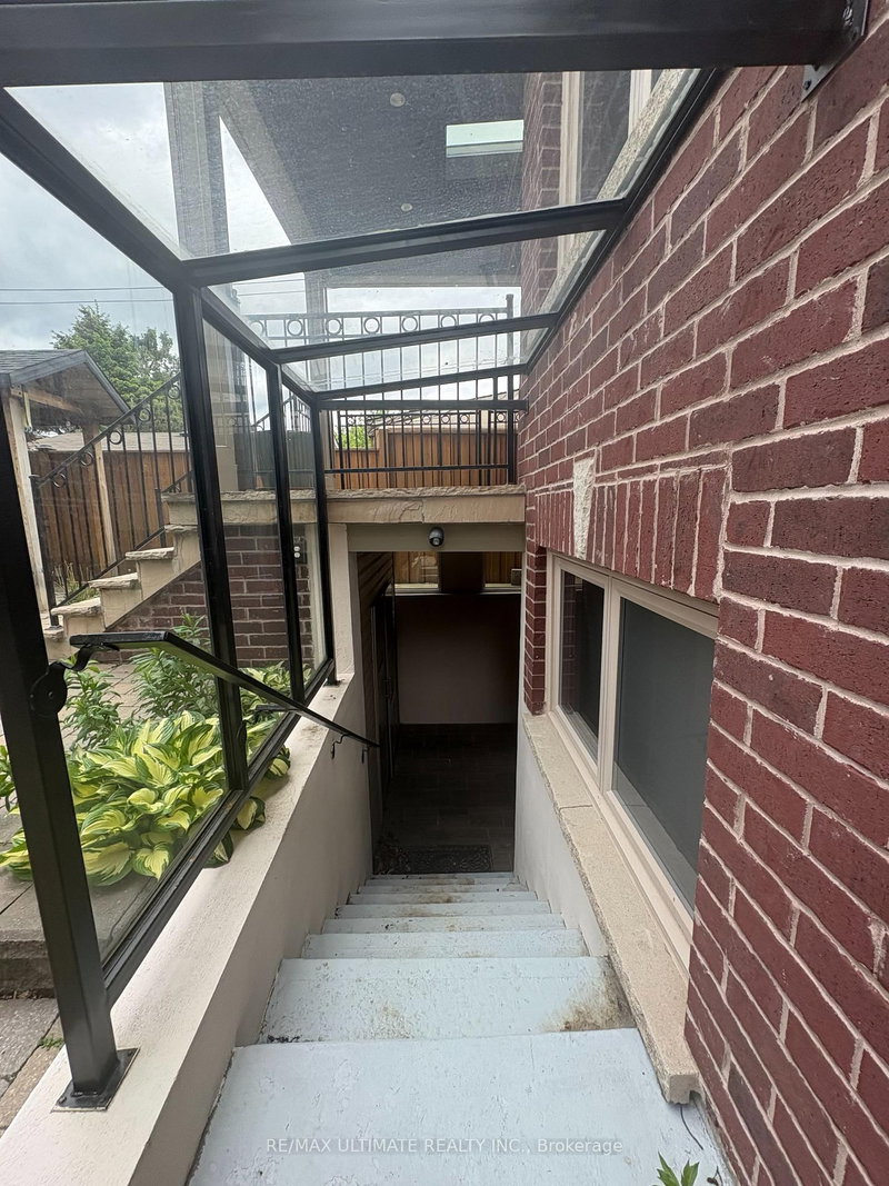 2 Lower - 1166 Glengrove Ave W, Toronto, M6B 2K4 | Image 3