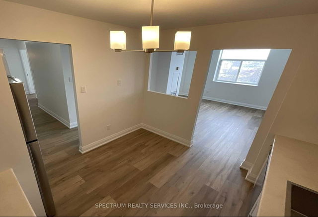 903 - 3559 Eglinton Avenue W