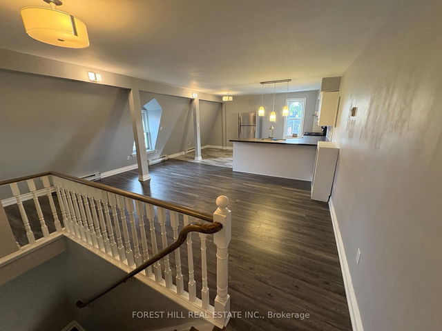 4 - 235 Queen Street S
