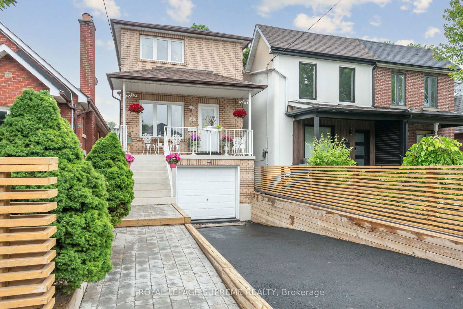 Detached House for sale at 26 Guestville Avenue, Toronto, Rockcliffe-Smythe, M6N 4N2 - MLS: W12212735