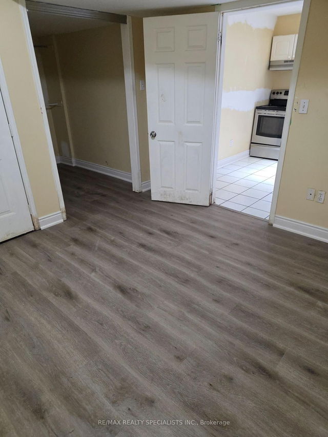 LOWER - 16 Upper Humber Drive