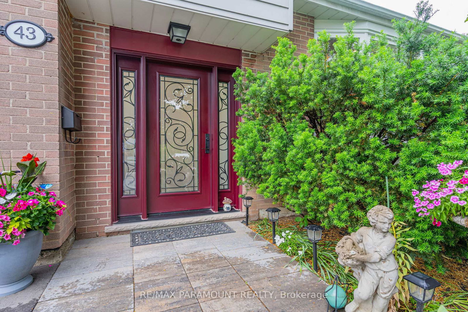 Detached House for sale at 43 Bromley Crescent, Brampton, Ontario, L6T 1Z2 - Avondale - MLS: W12213056
