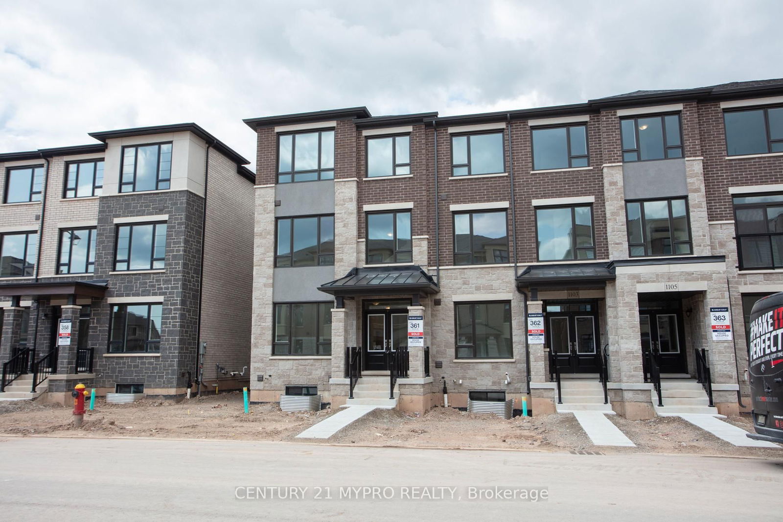 Townhouse for lease at 1101 Wheat Boom Drive, Oakville, Joshua Meadows, L6H 7H5 - MLS: W12213137