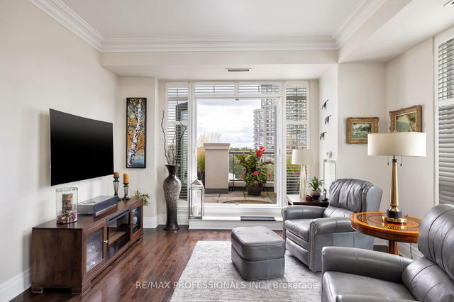 807 - 9 Burnhamthorpe Crescent