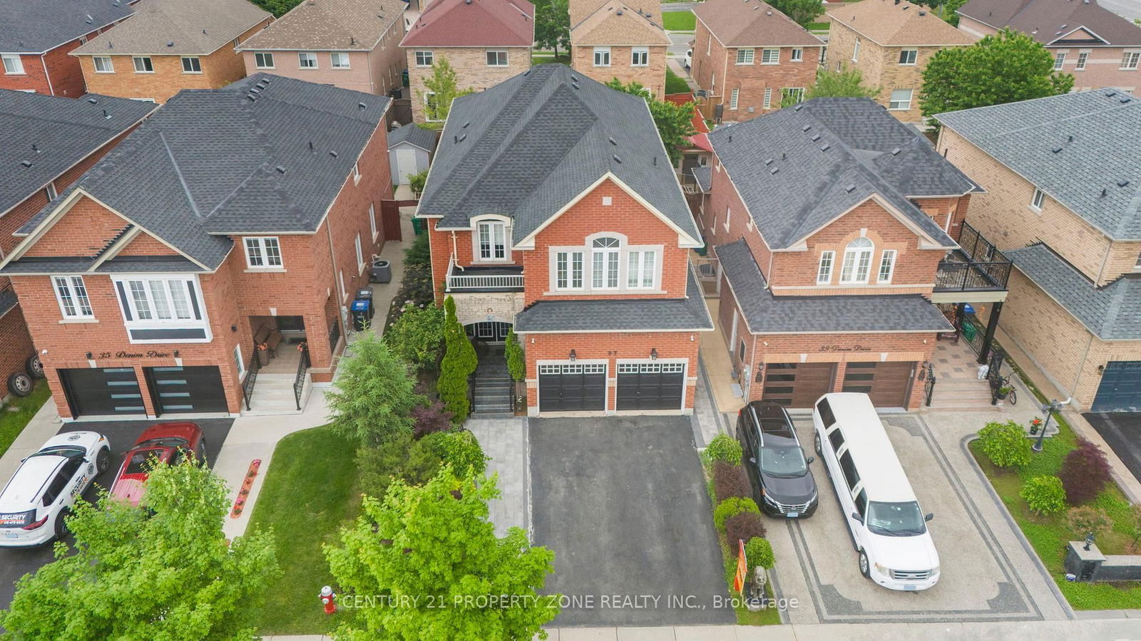 Detached House for sale at 37 Denim Drive, Brampton, Ontario, L6P 2R3 - Bram East - MLS: W12213324