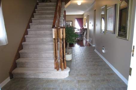 20 Hesketh Crt, Caledon, L7C1C6 | Image 2