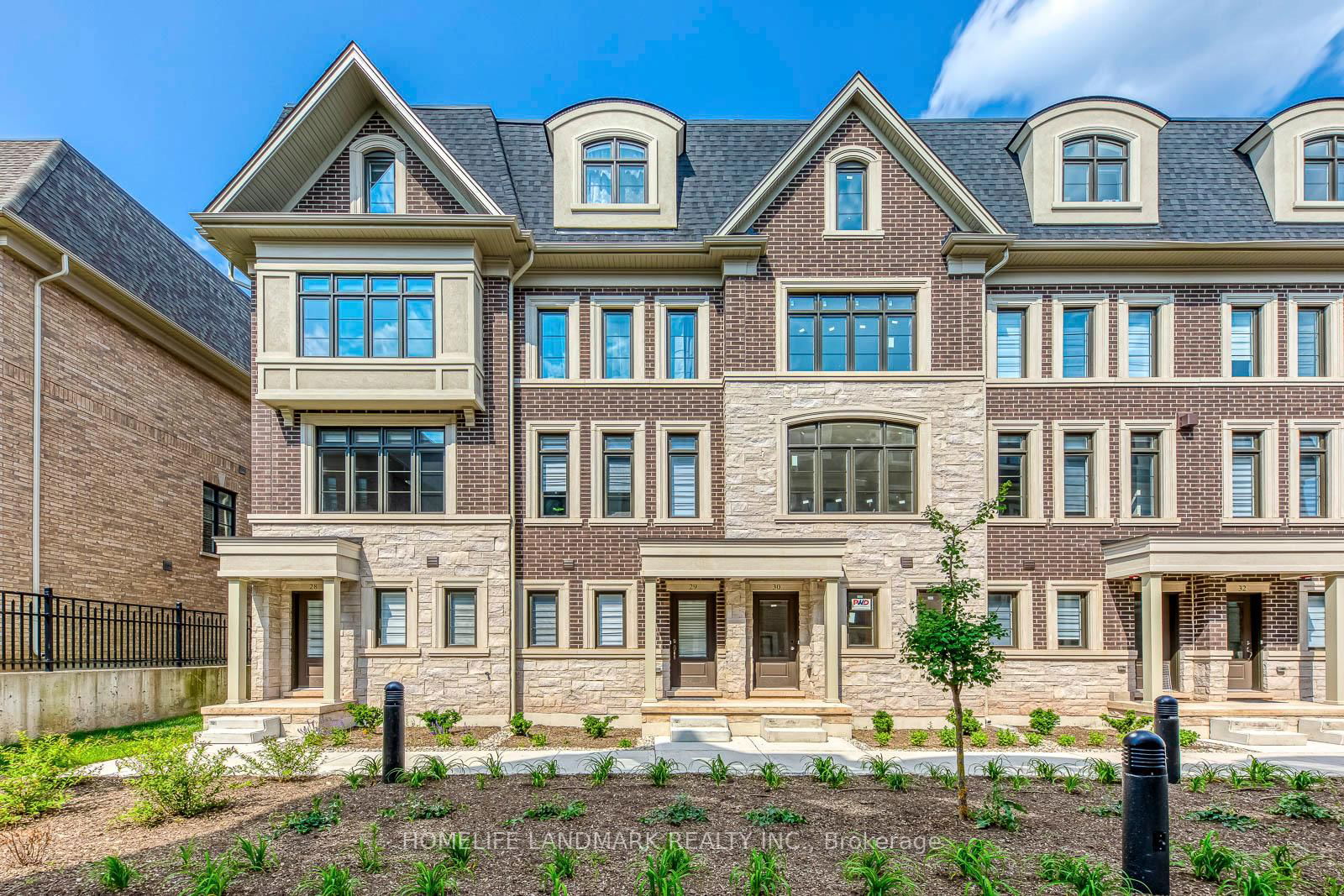 Townhouse for lease at Unit#29-280 Melody Common, Oakville, River Oaks, L6H 8A5 - MLS: W12213386