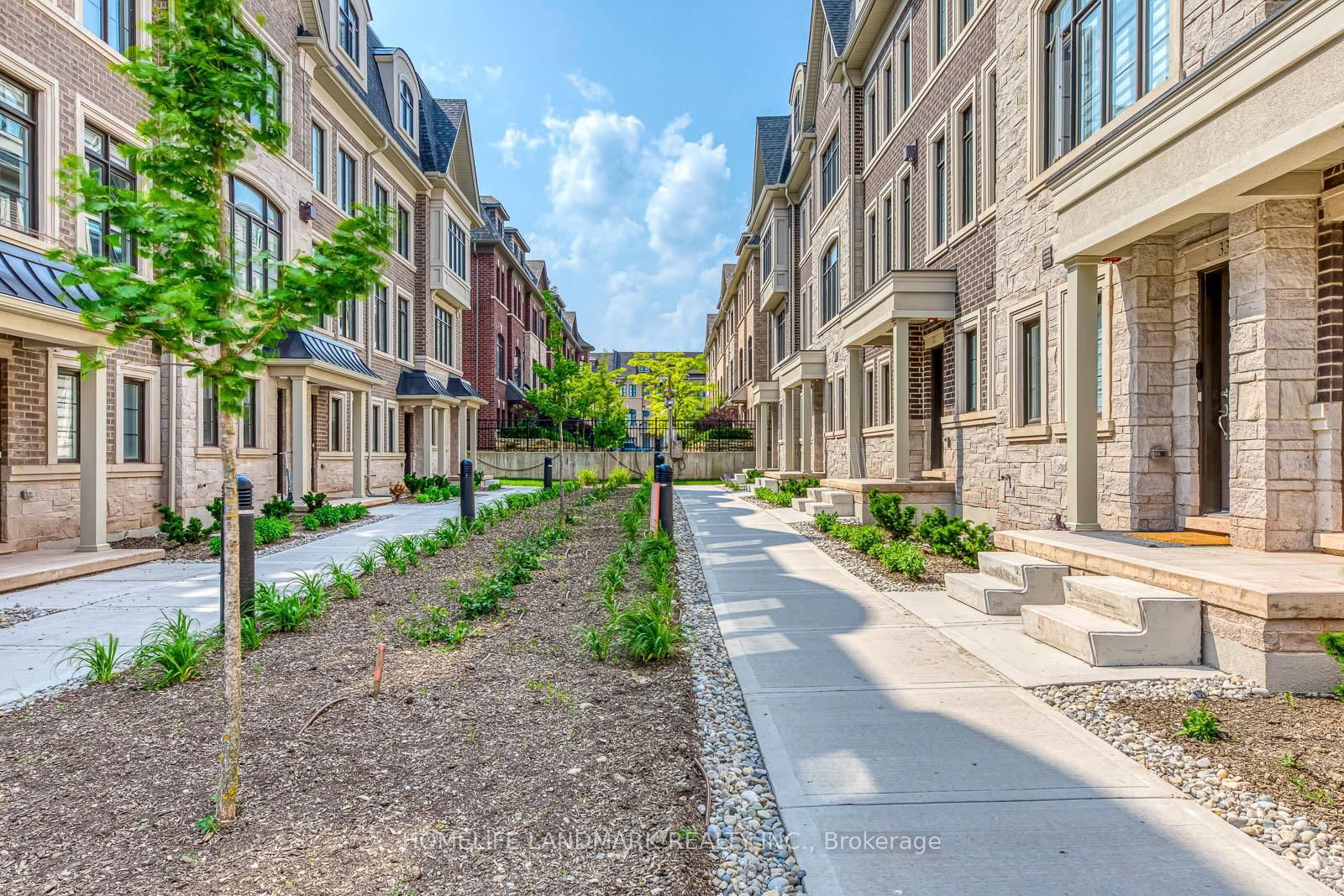 Townhouse for lease at Unit#29-280 Melody Common, Oakville, River Oaks, L6H 8A5 - MLS: W12213386