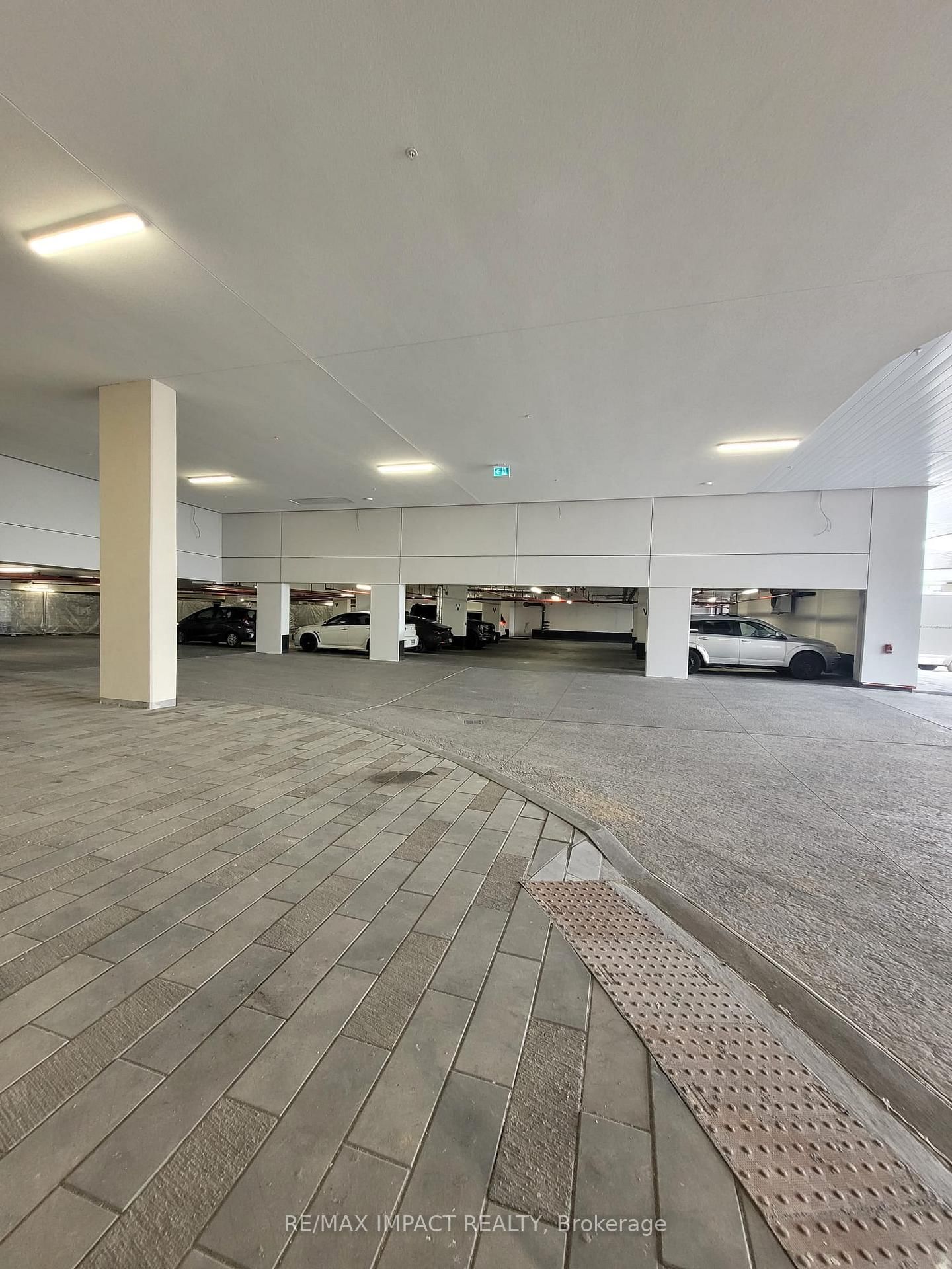 5105 Hurontario Street, Unit 1012 - Photo 29