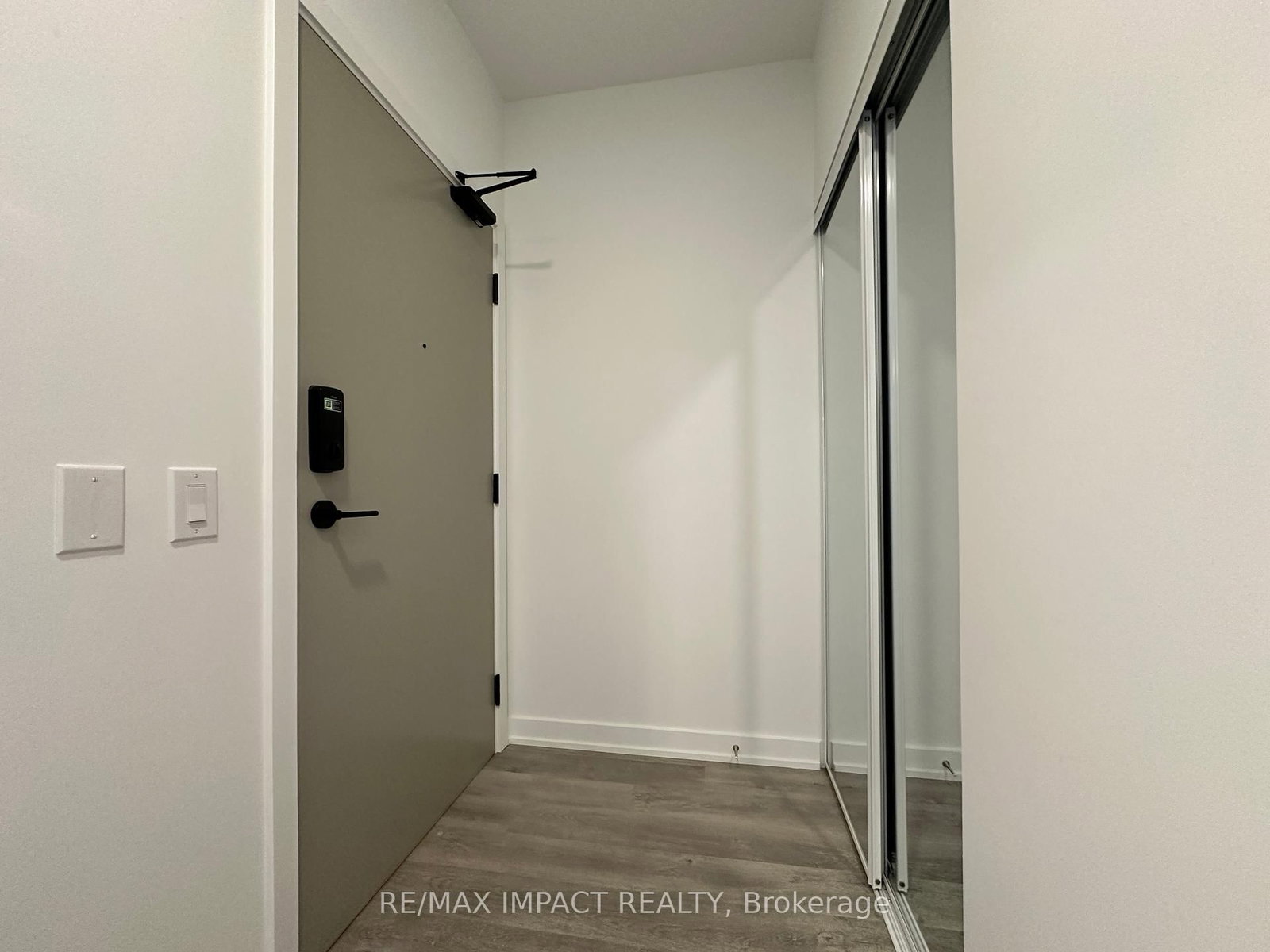 5105 Hurontario Street, Unit 1012 - Photo 8