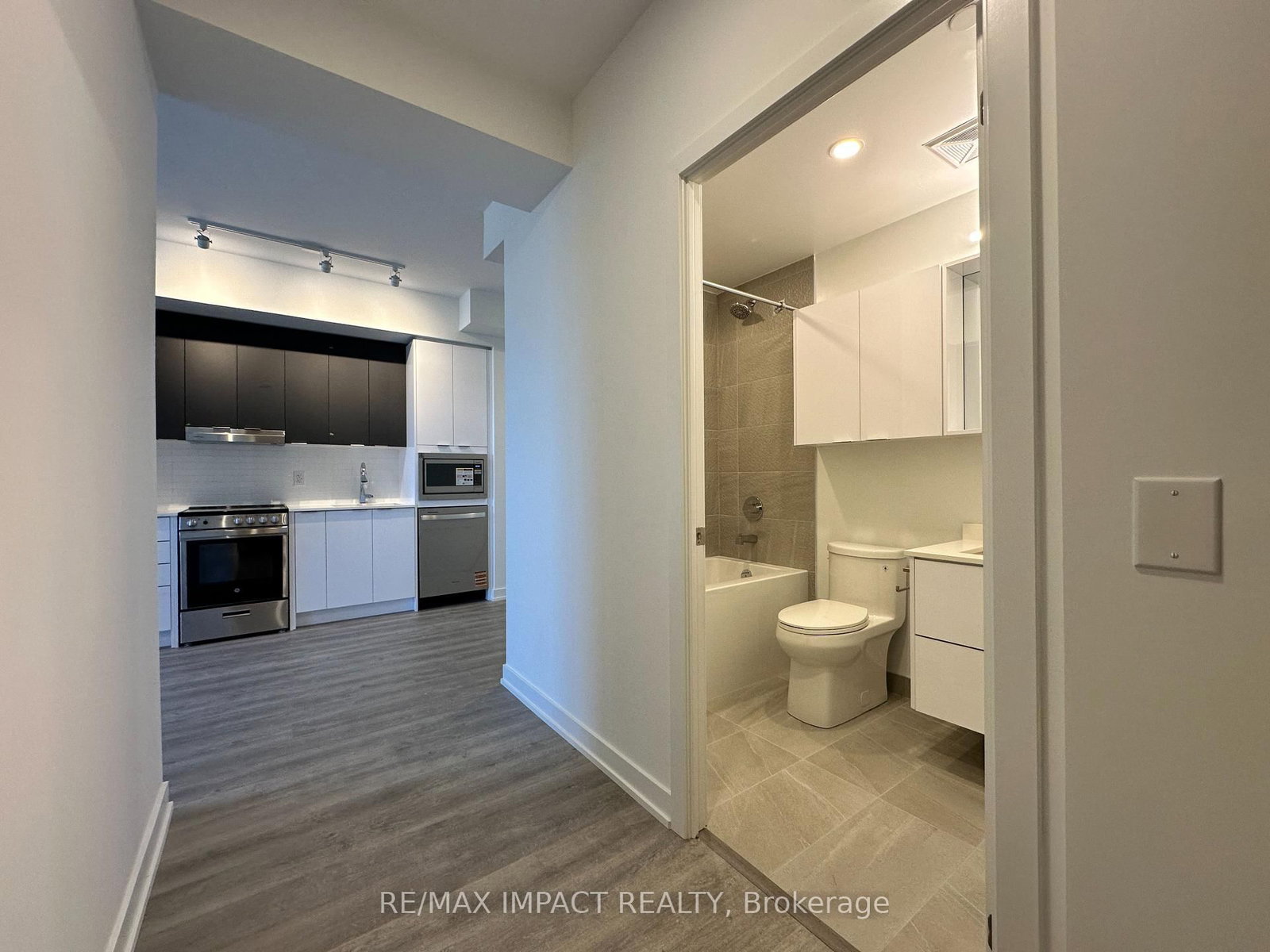 5105 Hurontario Street, Unit 1012 - Photo 9