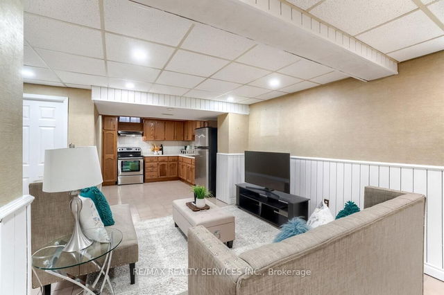 27 Stanwell (Lower) Drive