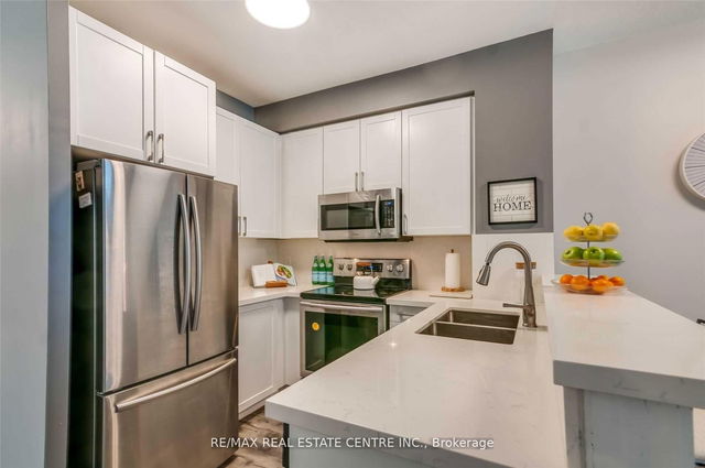 1206 - 220 Burnhamthorpe Road W