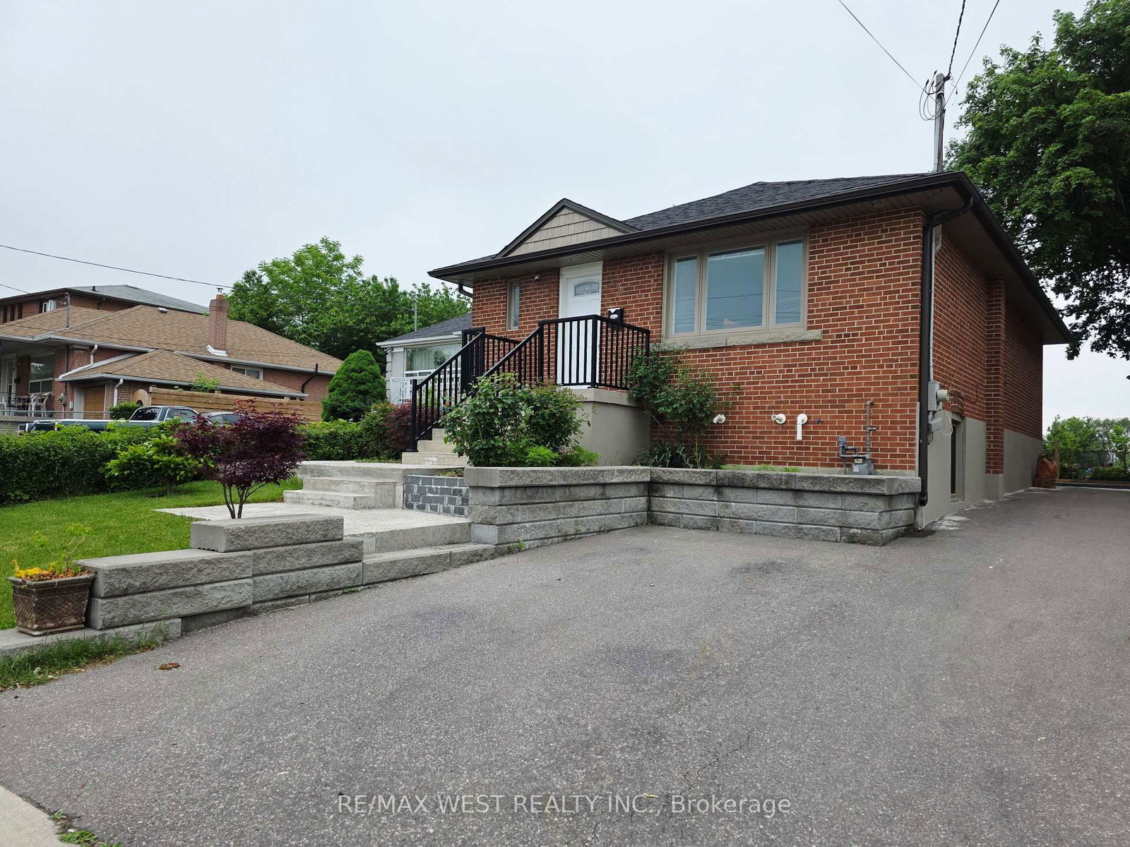 Detached House for sale at 357 Rustic Road, Toronto, Maple Leaf, M6L 1W6 - MLS: W12213986