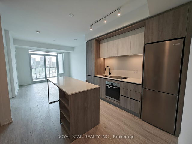 611 - 2495 Eglinton Avenue