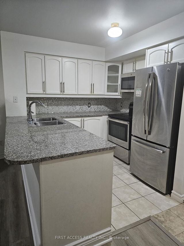508 - 335 Rathburn Road W