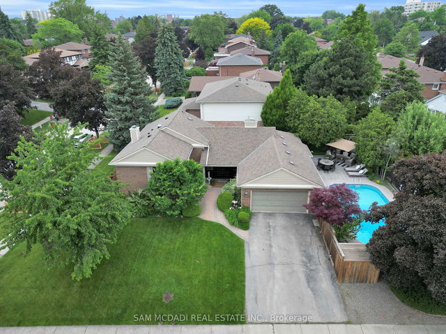 2467 Claymore Crescent
