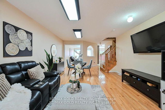 11 Caversham Drive