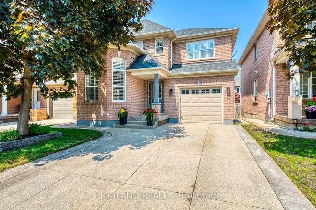 2514 Falkland Crescent