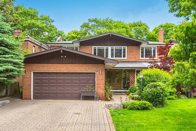 8 Strath Humber Court