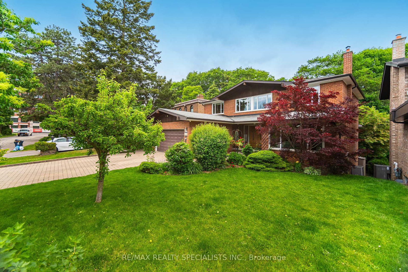 Detached House for sale at 8 Strath Humber Court, Toronto, Edenbridge-Humber Valley, M9A 4C7 - MLS: W12215100