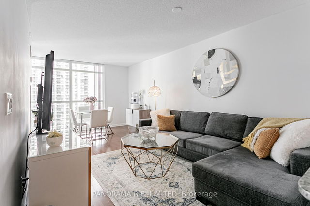 911 - 205 Sherway Gardens Road