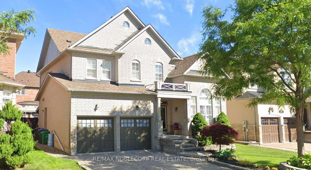 32 Aristocrat Road