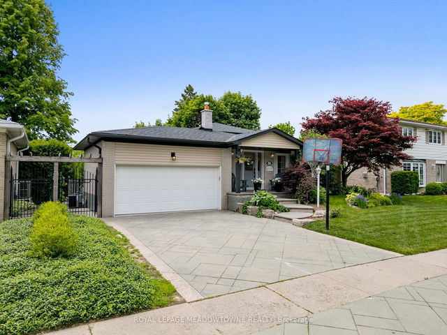 27 Stockman Crescent