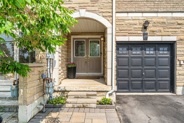 695 Candlestick Circle