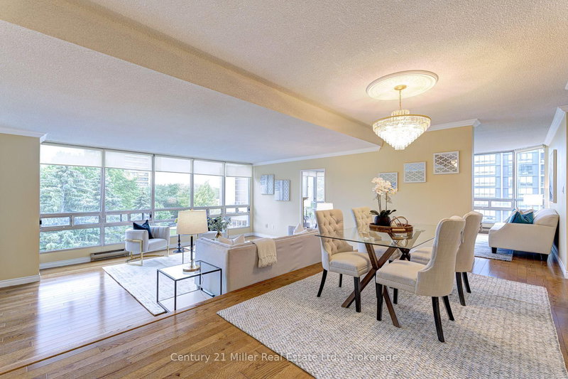 501 - 2180 Marine Dr, Oakville, L6L 5V2 | Image 2