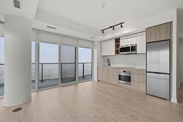 2409 - 36 Zorra Street