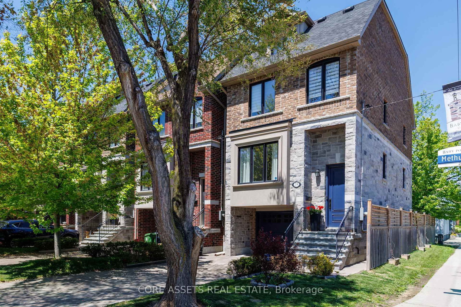 Detached House for sale at 2A Methuen Avenue, Toronto, Lambton Baby Point, M6S 1Z5 - MLS: W12215539