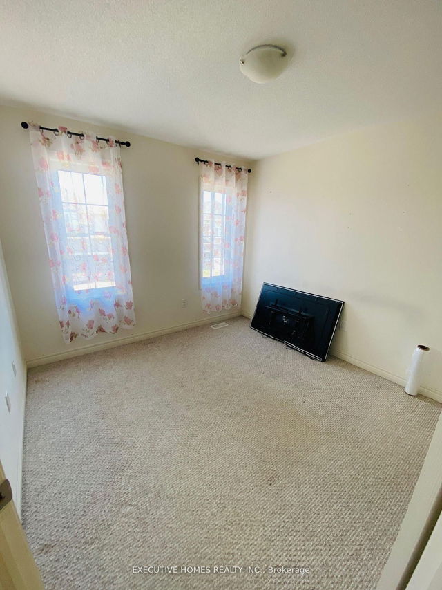 17 Kempsford Crescent
