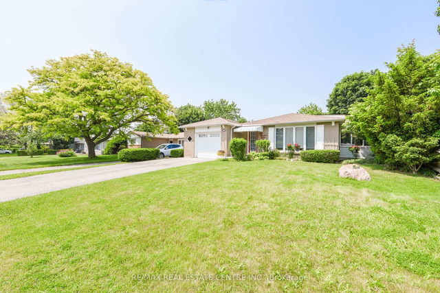 135 Folkstone Crescent