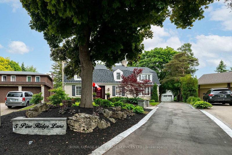 5 Pine Ridge Lane, Brampton, L6W 1G6 | Image 2