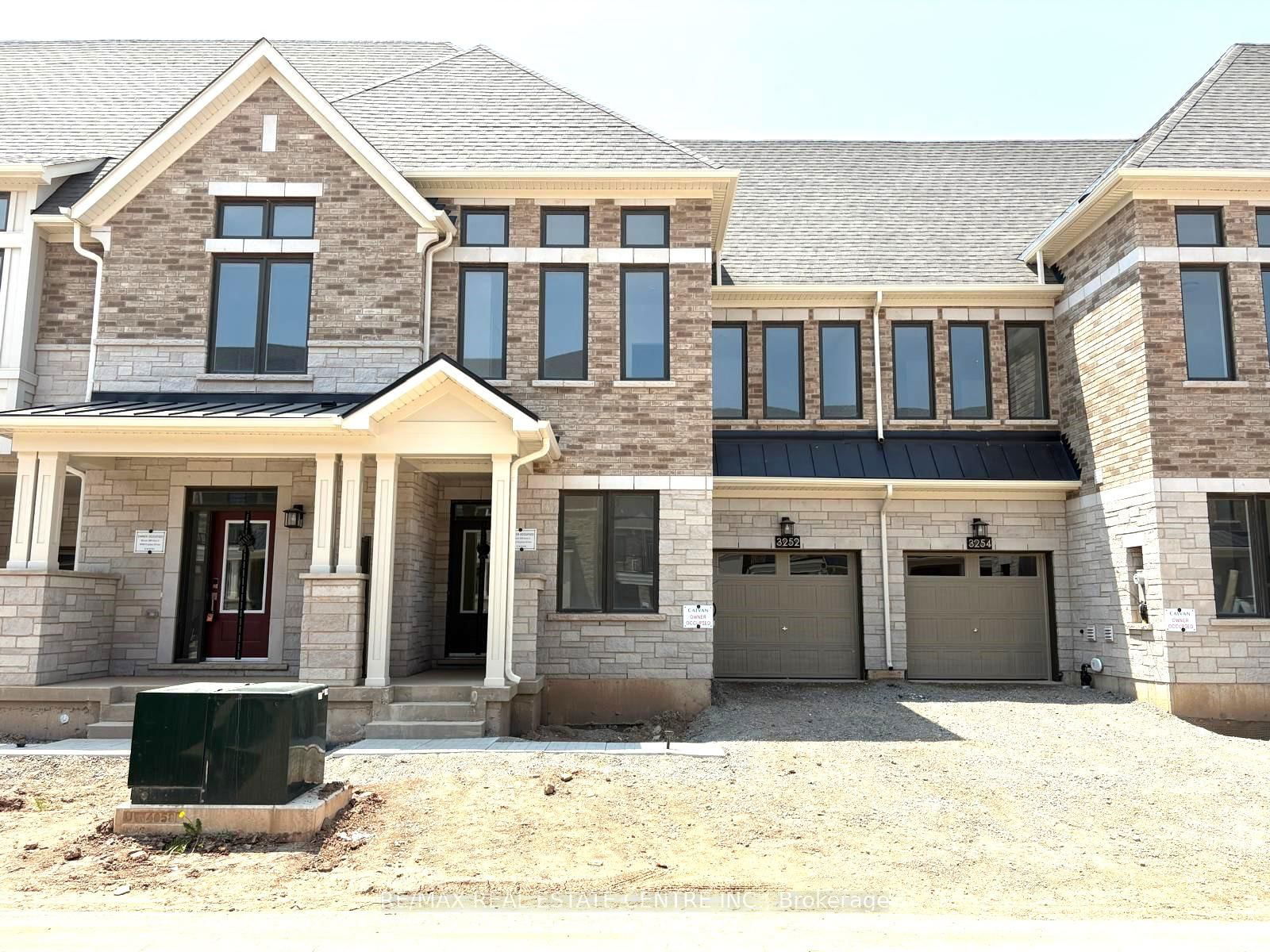 Townhouse for lease at 3252 Crystal Drive, Oakville, Glenorchy, L6M 5S9 - MLS: W12216490