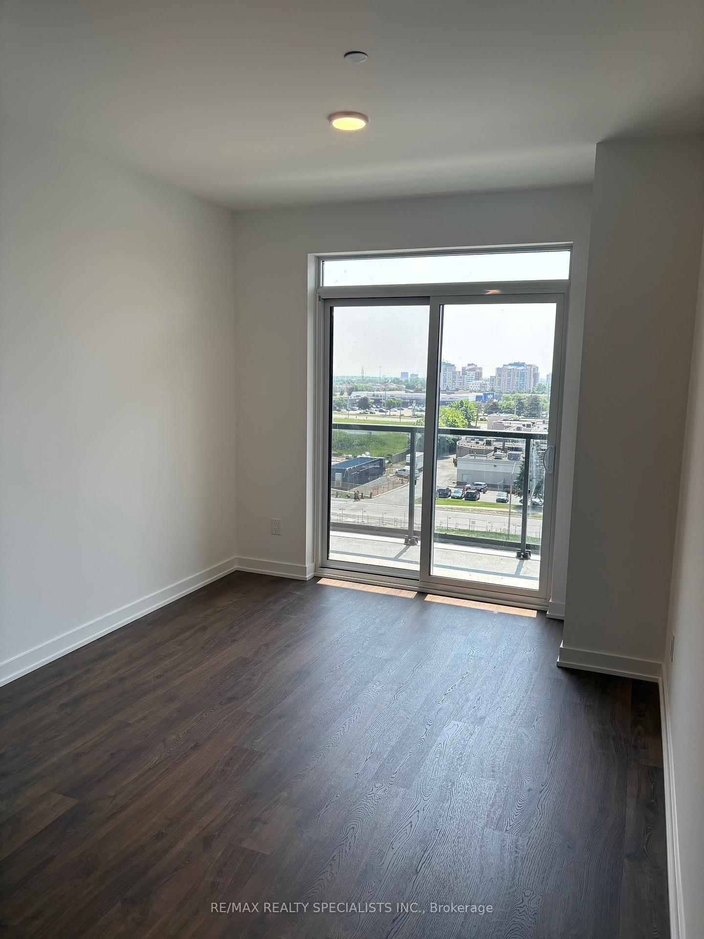 5105 Hurontario Street, Unit 635 - Photo 2