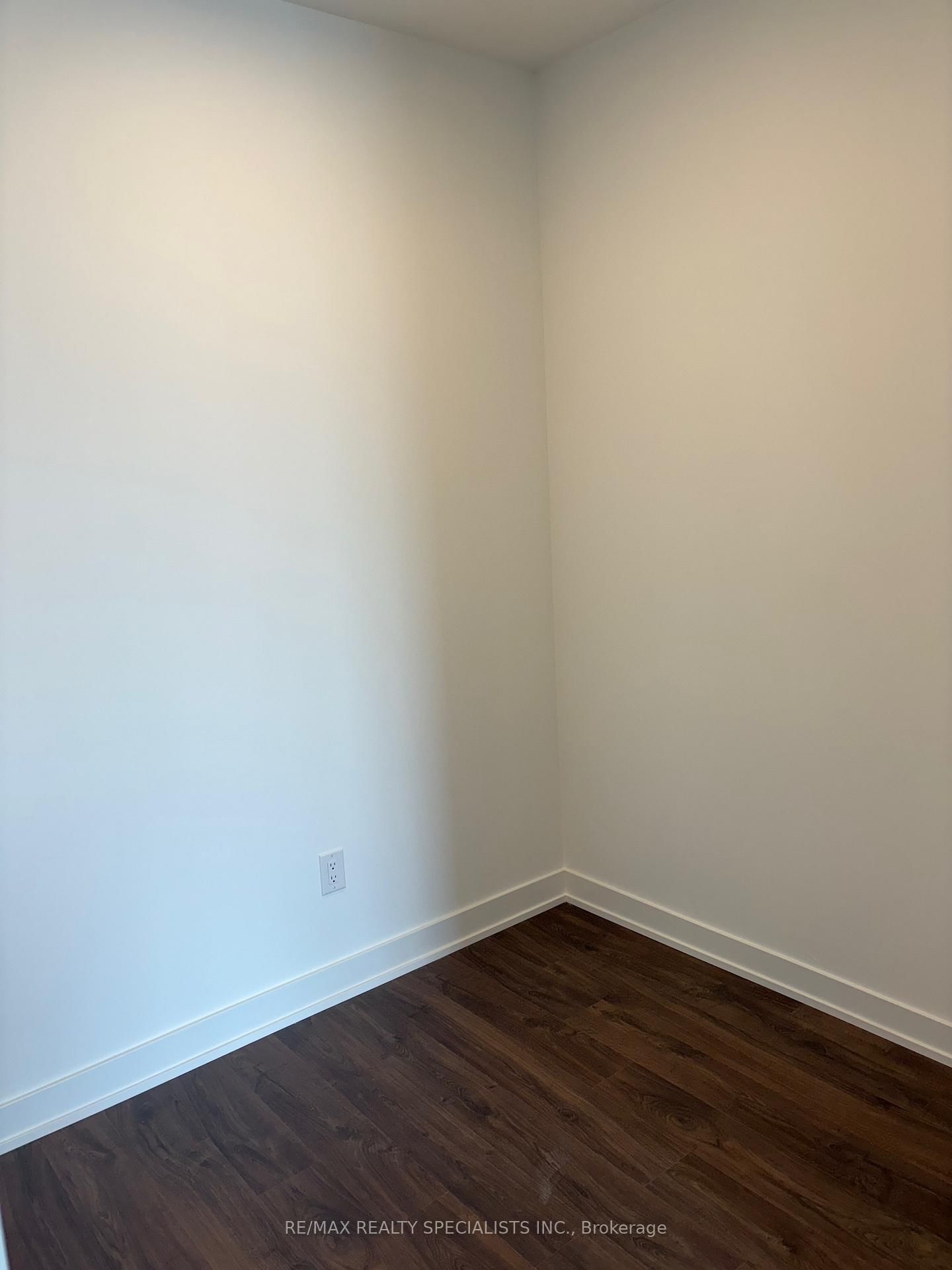 5105 Hurontario Street, Unit 635 - Photo 4