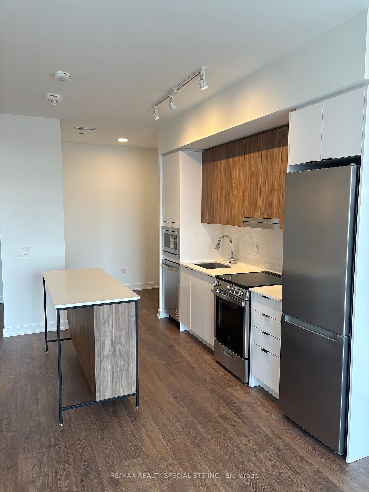 5105 Hurontario Street, Unit 635 - Photo 5