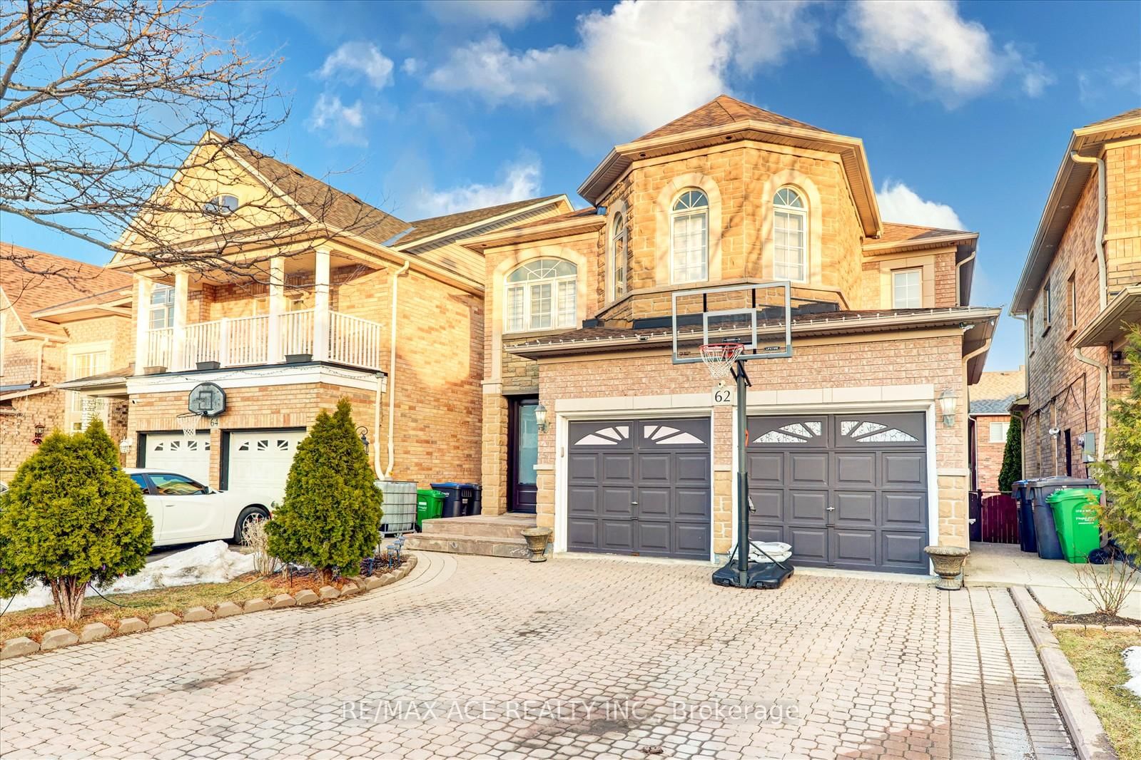 Detached House for sale at 62 Saffron Crescent, Brampton, Ontario, L6S 6H7 - Bramalea North Industrial - MLS: W12217049