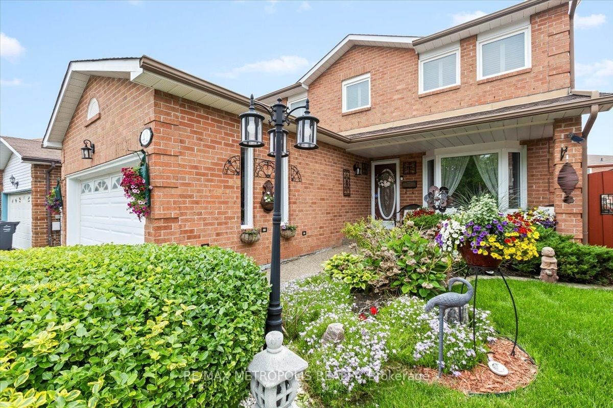 Detached House for sale at 42 Silverstream Road, Brampton, Ontario, L6Z 3W4 - Heart Lake West - MLS: W12217102
