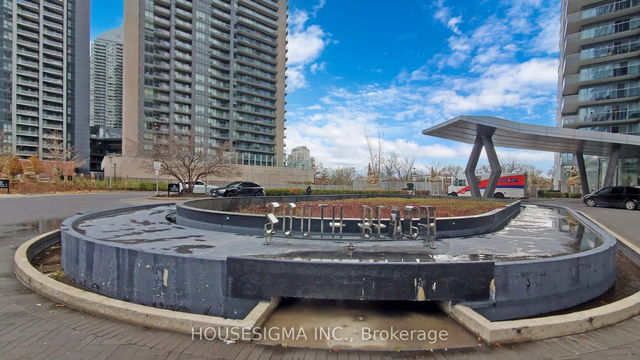 1815 - 88 Park Lawn Road