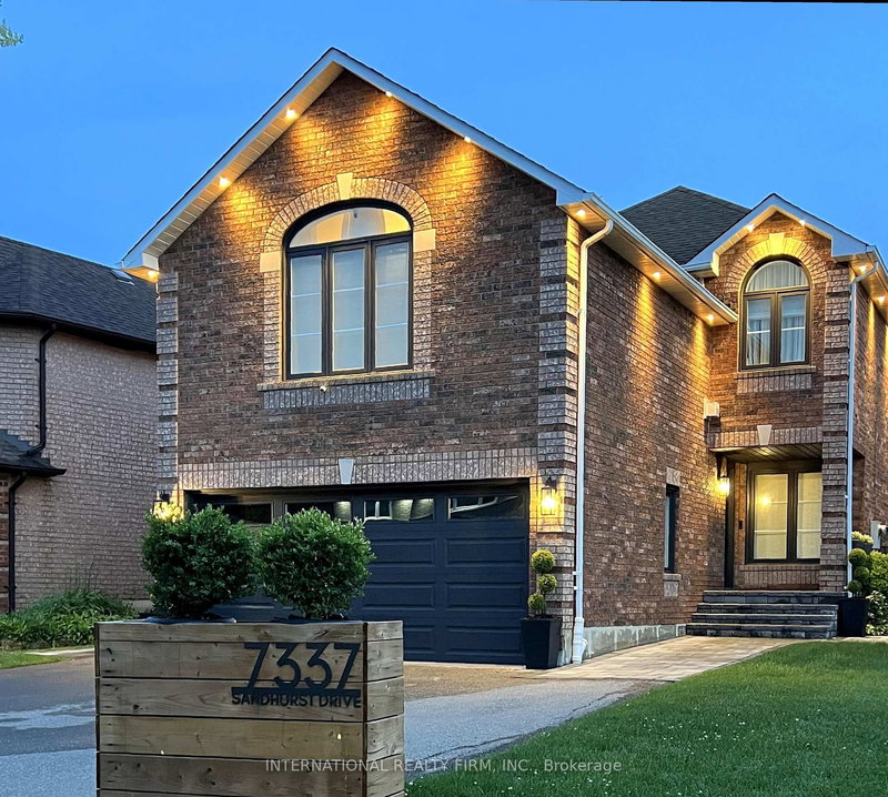 7337 Sandhurst Dr, Mississauga, L5N 7G7 | Image 2