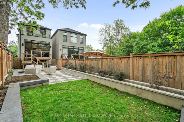 212b Queens Avenue